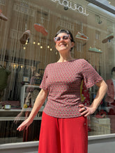 Carica l'immagine nel visualizzatore di Gallery, Surkana - Maglia Medaglioni Floreali Rosso