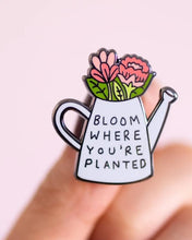 Carica l'immagine nel visualizzatore di Gallery, Pins Femministe