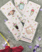 Carica l'immagine nel visualizzatore di Gallery, Pins Femministe