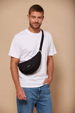 Carica l'immagine nel visualizzatore di Gallery, Hindbag - Borsa mezzaluna Blush