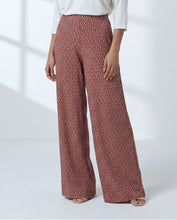 Carica l'immagine nel visualizzatore di Gallery, Surkana - Pantalone fluido Medaglioni Floreali Rosso