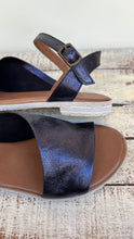 Carica l'immagine nel visualizzatore di Gallery, Bueno - Sandalo laminato Blu - 40-41