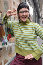 Carica l'immagine nel visualizzatore di Gallery, Surkana - Maglione in lana Righe verde - S