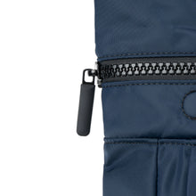 Carica l'immagine nel visualizzatore di Gallery, Zaino Roka London - Camden J Medium - Verde Militare