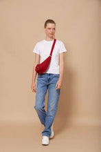 Carica l'immagine nel visualizzatore di Gallery, Hindbag - Borsa mezzaluna Rosso Terracotta
