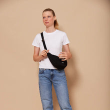 Carica l'immagine nel visualizzatore di Gallery, Hindbag - Borsa mezzaluna canvas - vari colori