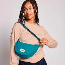 Carica l'immagine nel visualizzatore di Gallery, Hindbag - Borsa mezzaluna canvas - vari colori