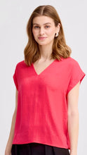Carica l'immagine nel visualizzatore di Gallery, Ichi - Blusa Fucsia
