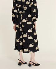 Carica l&#39;immagine nel visualizzatore di Gallery, Pepa Loves - Pantalone coulotte Cigni

