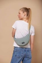 Carica l&#39;immagine nel visualizzatore di Gallery, Hindbag - Borsa mezzaluna Nero
