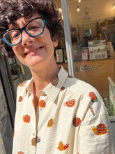 Carica l'immagine nel visualizzatore di Gallery, Compania Fantastica - Camicia Lumache
