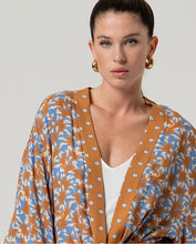 Carica l'immagine nel visualizzatore di Gallery, Surkana - Kimono floreale Caramello
