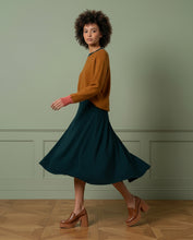 Carica l'immagine nel visualizzatore di Gallery, Surkana - Gonna a ruota petrolio - M e L
