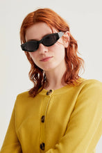 Carica l'immagine nel visualizzatore di Gallery, Compania Fantastica - Cardigan Giallo
