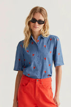 Carica l'immagine nel visualizzatore di Gallery, Compania Fantastica - Camicetta jeans &amp; cuori
