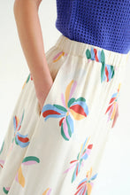 Carica l'immagine nel visualizzatore di Gallery, Compania Fantastica - Gonna Crema Flower
