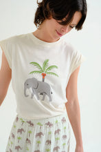 Carica l'immagine nel visualizzatore di Gallery, Compania Fantastica - Tshirt Elefante
