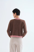 Carica l'immagine nel visualizzatore di Gallery, Compania Fantastica - Cardigan Marrone e Rosa
