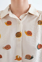 Carica l'immagine nel visualizzatore di Gallery, Compania Fantastica - Camicia Lumache
