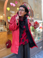 Carica l'immagine nel visualizzatore di Gallery, BYoung - Raincoat rosso - ultima M

