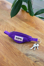 Carica l&#39;immagine nel visualizzatore di Gallery, Hindbag - Portachiavi Banana Blu elettrico
