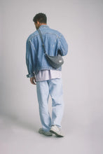 Carica l&#39;immagine nel visualizzatore di Gallery, Hindbag - Borsa mezzaluna Blush
