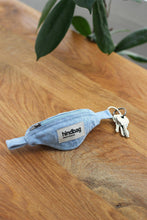 Carica l&#39;immagine nel visualizzatore di Gallery, Hindbag - Portachiavi Banana Blu elettrico
