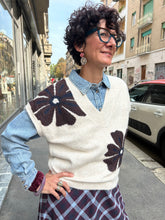 Carica l'immagine nel visualizzatore di Gallery, BYoung - Gilet Maxi Fiori
