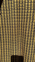 Carica l&#39;immagine nel visualizzatore di Gallery, Surkana - Maglia manica 3/4 fantasia Geo Nero e Senape
