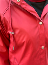 Carica l'immagine nel visualizzatore di Gallery, BYoung - Raincoat rosso - ultima M
