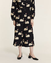 Carica l&#39;immagine nel visualizzatore di Gallery, Pepa Loves - Pantalone coulotte Cigni

