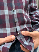 Carica l'immagine nel visualizzatore di Gallery, BYoung - Camicia Scozzese Bordeaux e Azzurro
