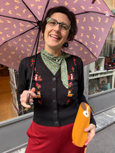 Carica l&#39;immagine nel visualizzatore di Gallery, Banned - Cardigan Nero Ricamo Animali del bosco
