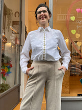 Carica l'immagine nel visualizzatore di Gallery, BYoung - Camicia ricamo corda

