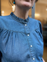 Carica l'immagine nel visualizzatore di Gallery, Ichi - Camicetta jeans volant
