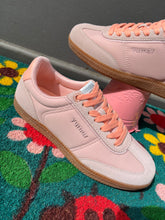 Carica l'immagine nel visualizzatore di Gallery, Yumas - Sneaker Salmone
