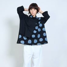 Carica l'immagine nel visualizzatore di Gallery, Vintage - Maglia asimmetrica Pois grigio
