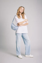 Carica l&#39;immagine nel visualizzatore di Gallery, Hindbag - Borsa mezzaluna Prugna
