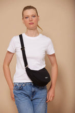 Carica l&#39;immagine nel visualizzatore di Gallery, Hindbag - Borsa mezzaluna Salvia
