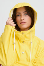 Carica l'immagine nel visualizzatore di Gallery, BYoung - Raincoat corto giallo
