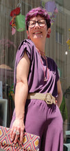 Carica l&#39;immagine nel visualizzatore di Gallery, Surkana - Top Modal Prugna con manica drappeggiata
